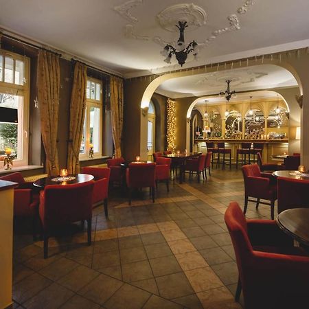 Hotel Amalia Kudowa Zdroj Luaran gambar