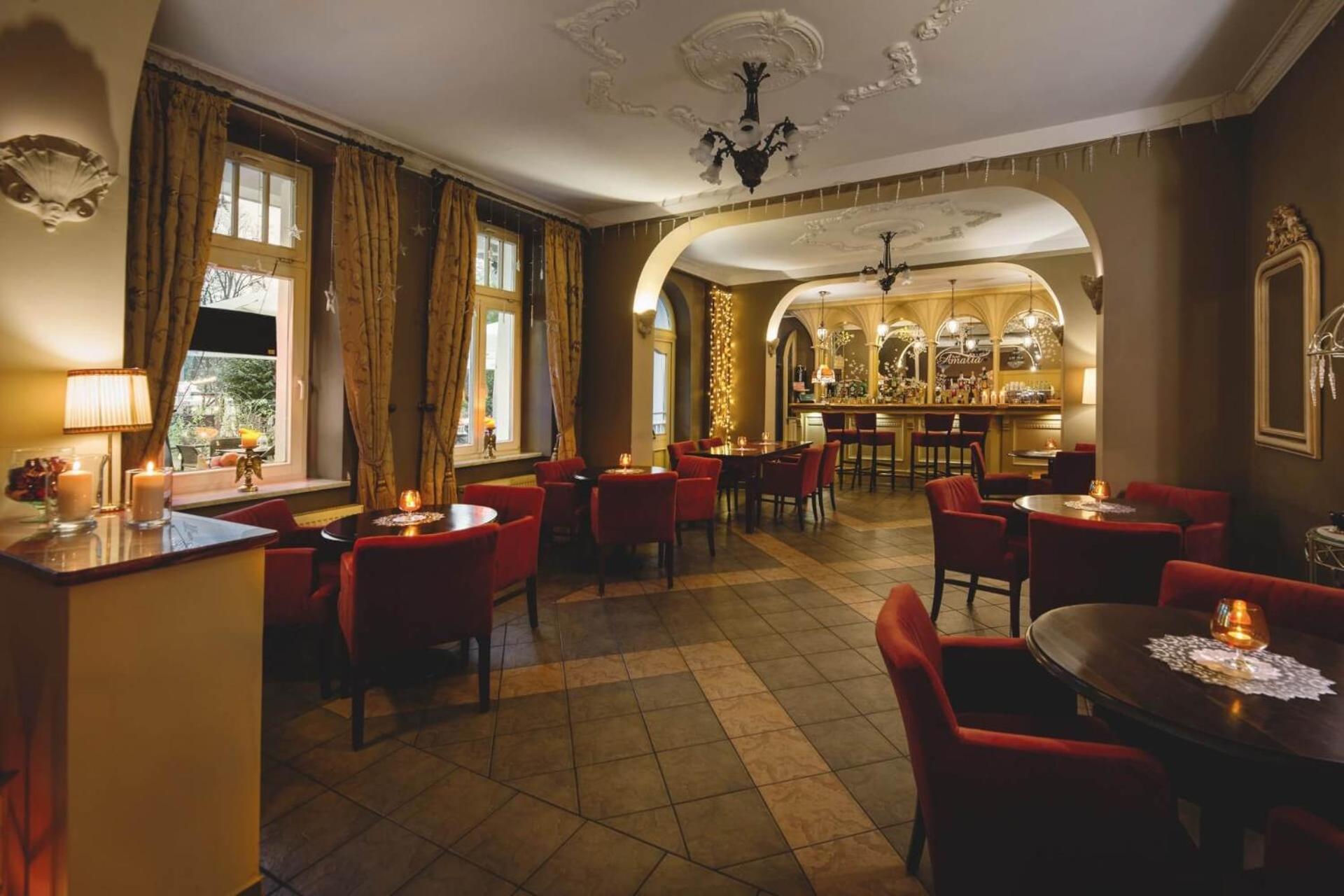 Hotel Amalia Kudowa Zdroj Luaran gambar