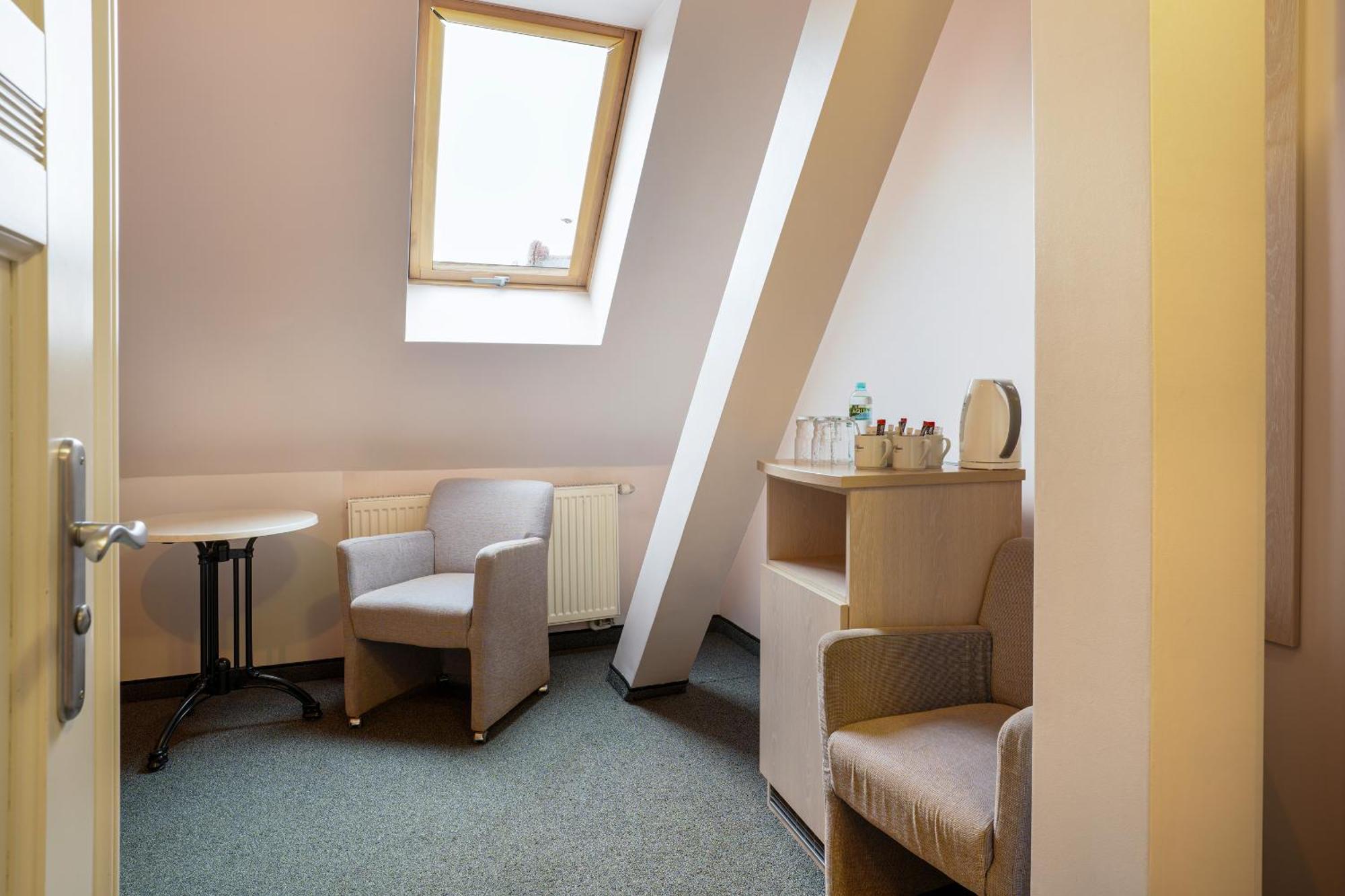 Hotel Amalia Kudowa Zdroj Luaran gambar